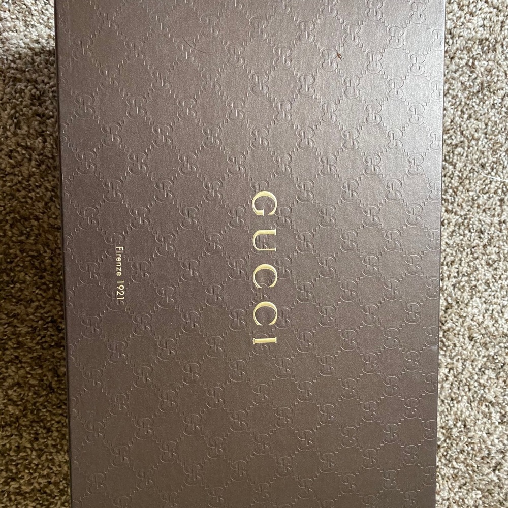 SOLD Gucci sneaker box and authenticity card